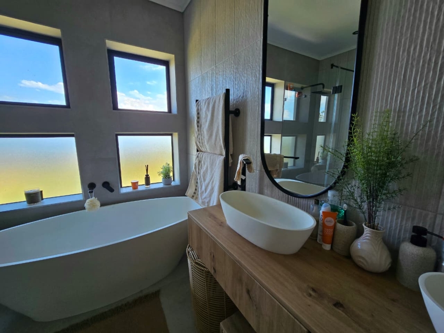 To Let 2 Bedroom Property for Rent in Oubaai Western Cape